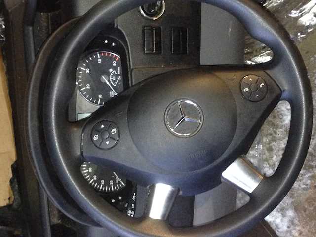 Руль для Mercedes W906 Sprinter 2006